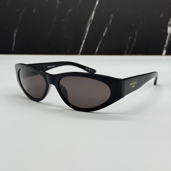 NEW BALENCIAGA BLACK OVAL WOMEN SUNGLASSES BALENCIAGA BB0367S 001 EYEWEAR - Picture 4 of 10